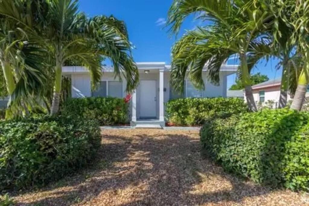 Jungle Cottage With Luxury Pool, Hot Tub And More! Lake Worth Beach Esterno foto