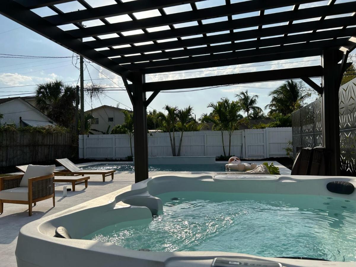 Jungle Cottage With Luxury Pool, Hot Tub And More! Lake Worth Beach Esterno foto